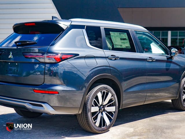 2025 Mitsubishi Outlander Plug-In Hybrid SE
