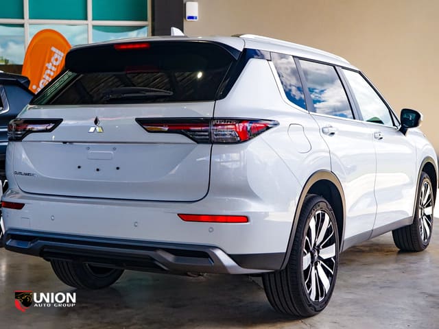 2026 Mitsubishi Outlander SE