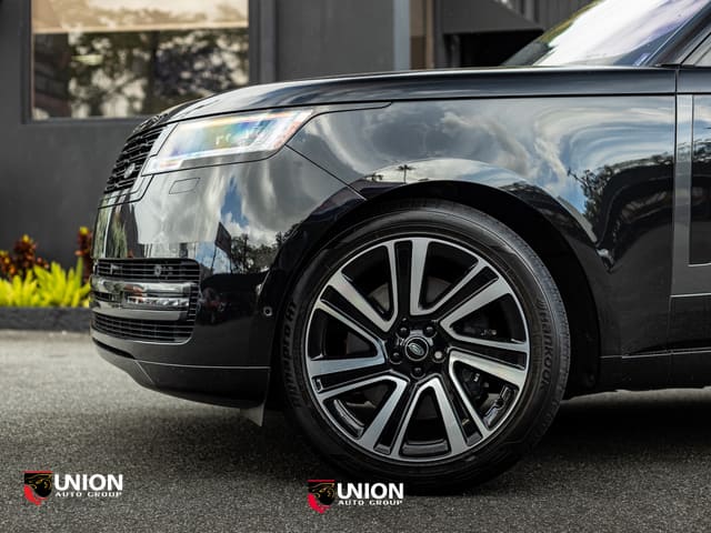 2025 Land Rover Range Rover SE