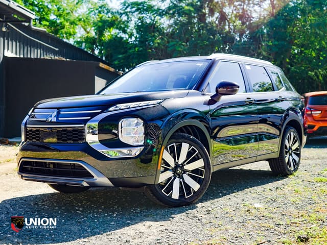2026 Mitsubishi Outlander SE