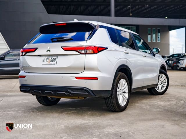 2024 Mitsubishi Outlander SE