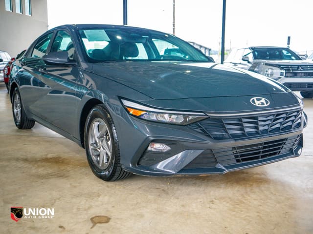 2024 Hyundai Elantra SE
