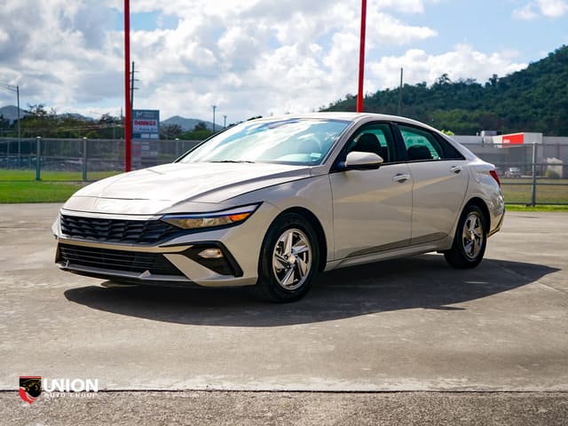 2025 Hyundai Elantra SE