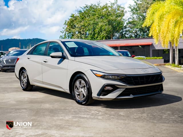 2025 Hyundai Elantra SE