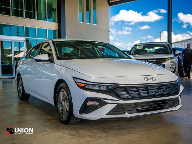 2025 Hyundai Elantra SE