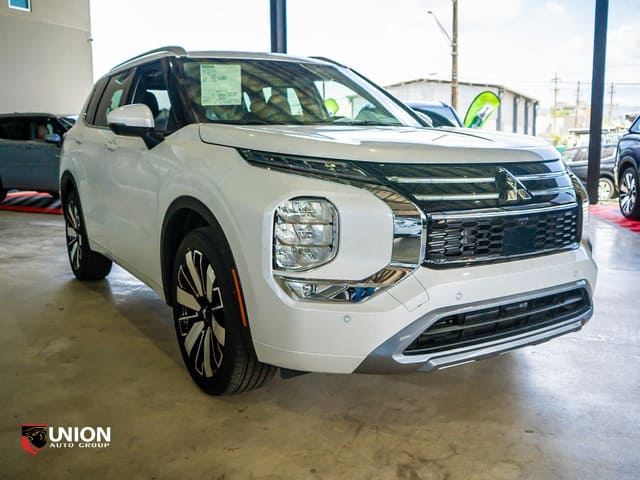 2026 Mitsubishi Outlander SE