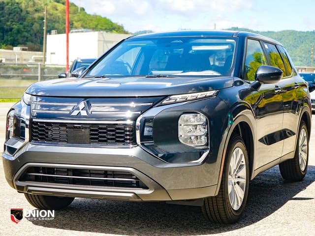 2026 Mitsubishi Outlander ES