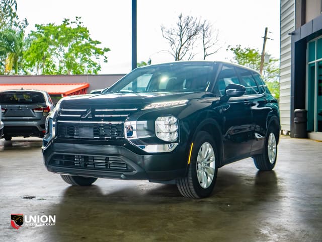 2025 Mitsubishi Outlander ES