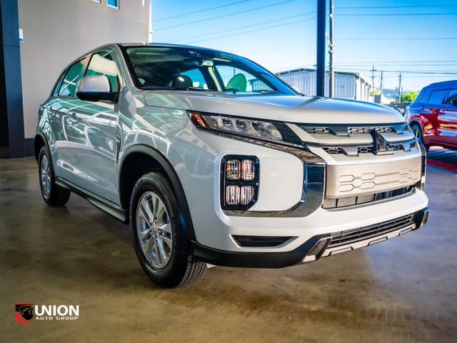 2027 Mitsubishi Outlander Sport ES
