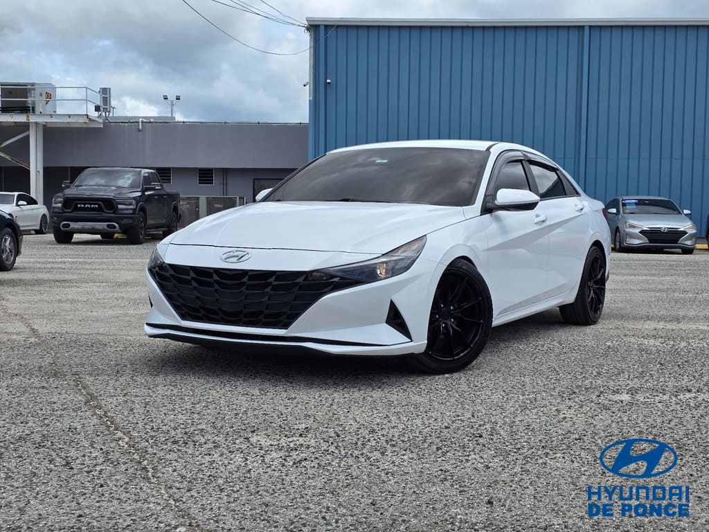 2021 Hyundai Elantra SE's photo