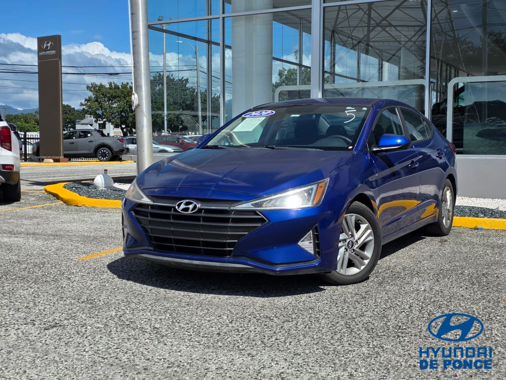 2020 Hyundai Elantra SE's photo