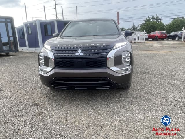 2023 Mitsubishi Outlander SE
