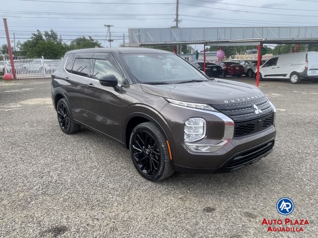 2023 Mitsubishi Outlander SE