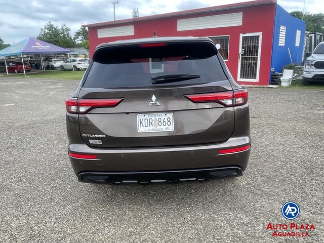 2023 Mitsubishi Outlander SE