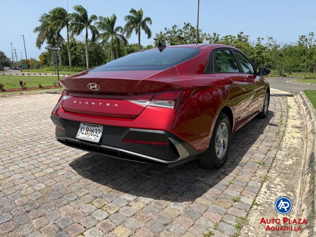 2024 Hyundai Elantra SE