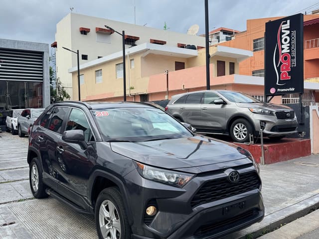 2020 Toyota RAV4 LE