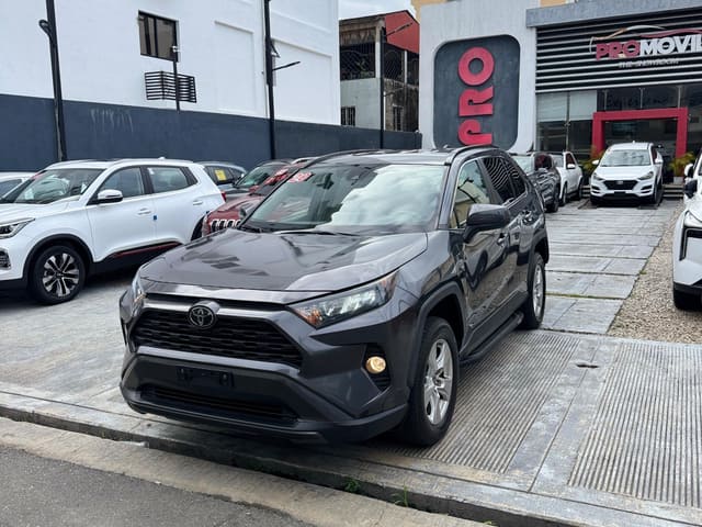 2020 Toyota RAV4 LE