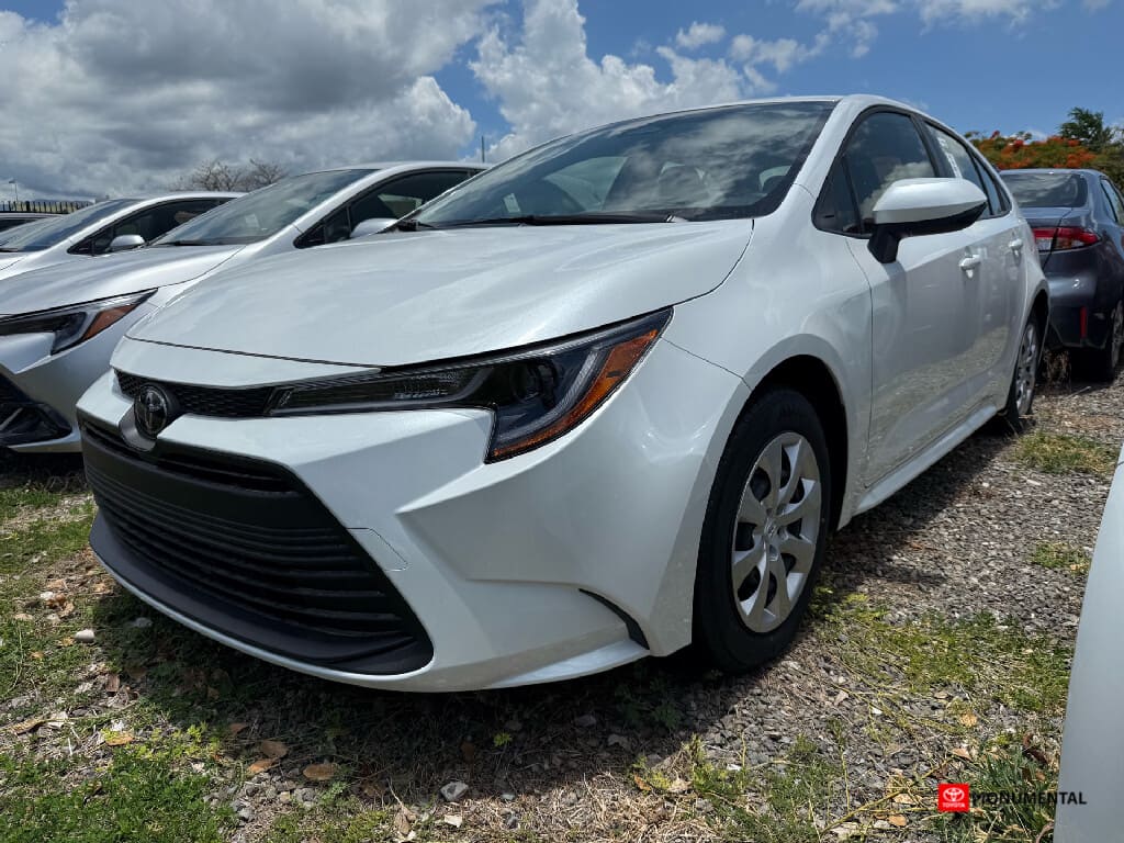 2025 Toyota Corolla LE's photo