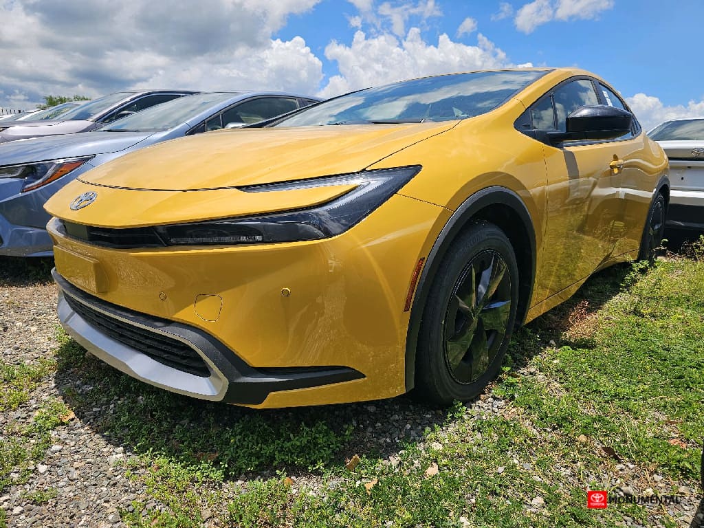 2025 Toyota Prius's photo