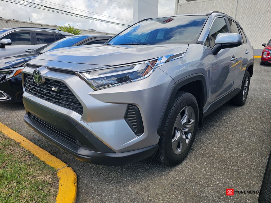 2022 Toyota RAV4 XLE's photo