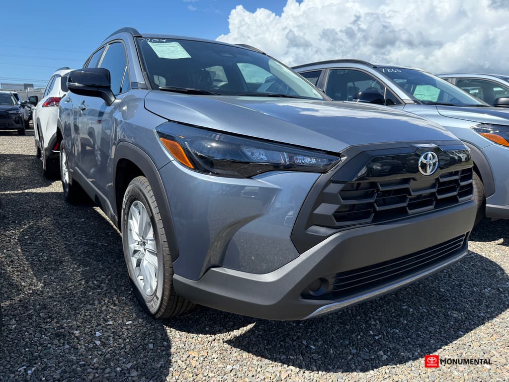 2026 Toyota Corolla Cross LE's photo