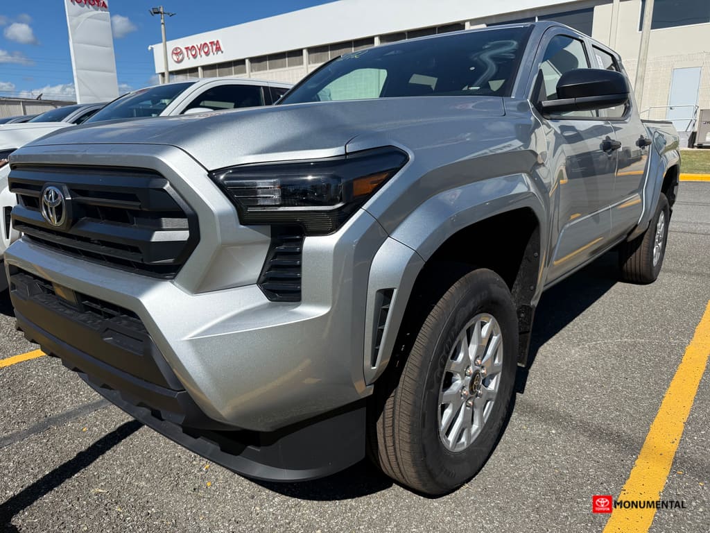 2025 Toyota Tacoma SR's photo