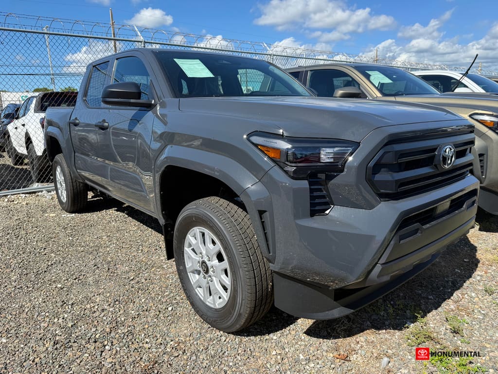 2025 Toyota Tacoma SR's photo
