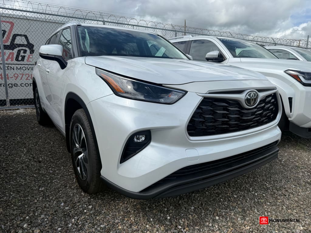 2026 Toyota Highlander Hybrid XLE AWD's photo