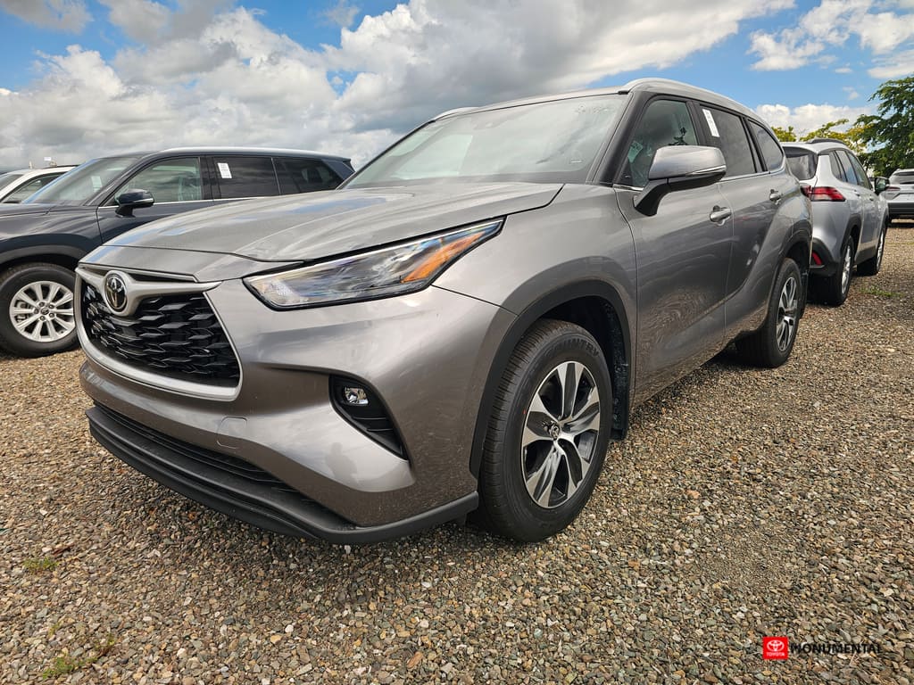 2026 Toyota Highlander Hybrid XLE AWD's photo