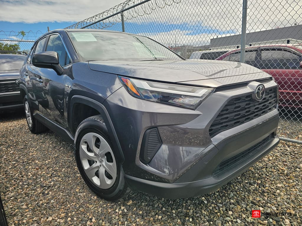 2024 Toyota RAV4 LE FWD's photo