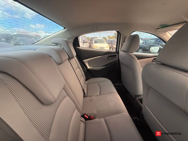 Inventario Usados 3 2019 Toyota Yaris Sedan L