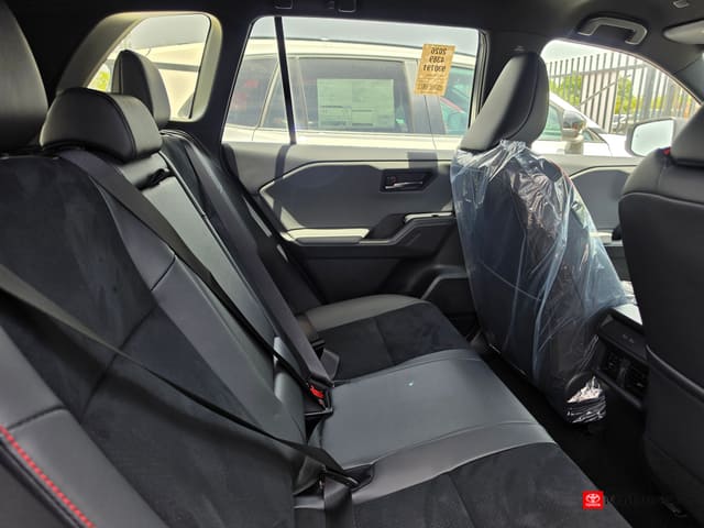 Inventario Nuevos 38 2026 Toyota RAV4 Plug-In Hybrid SE