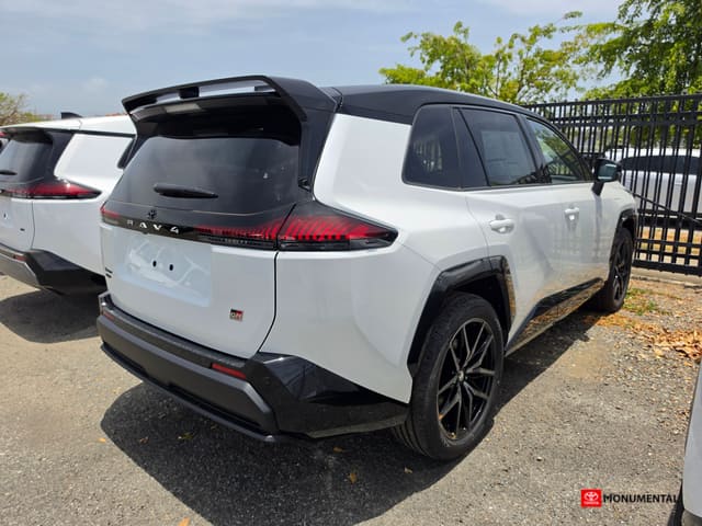 Inventario Nuevos 17 2026 Toyota RAV4 Plug-In Hybrid SE