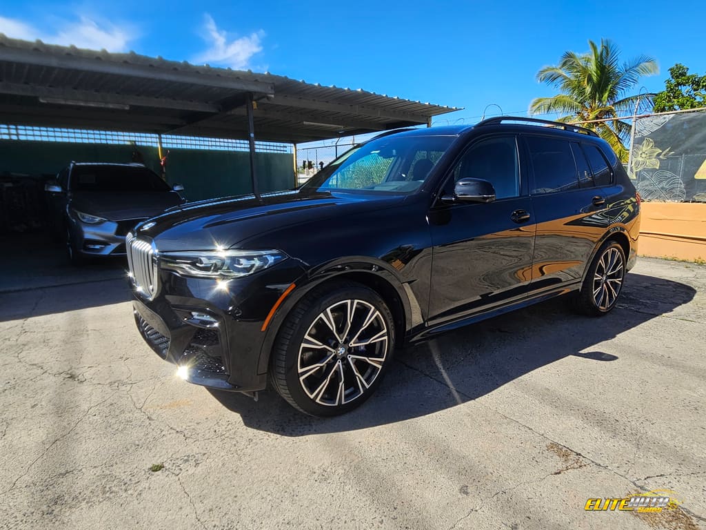 2019 BMW X7 40i's photo