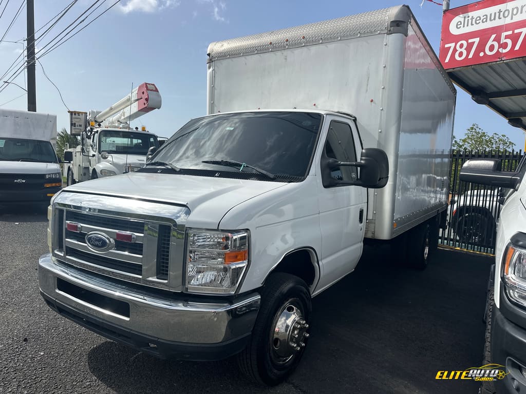 2016 Ford E-Series SRW E-350 Super Duty 138 in WB's photo