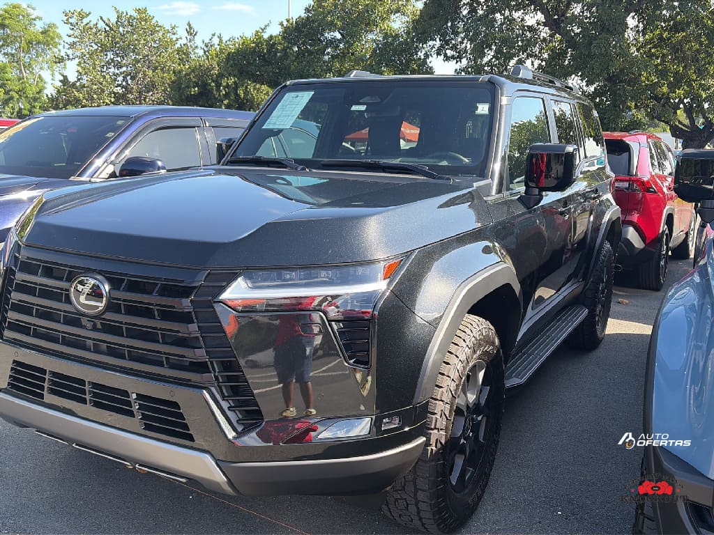2024 Lexus GX Overtrail's photo