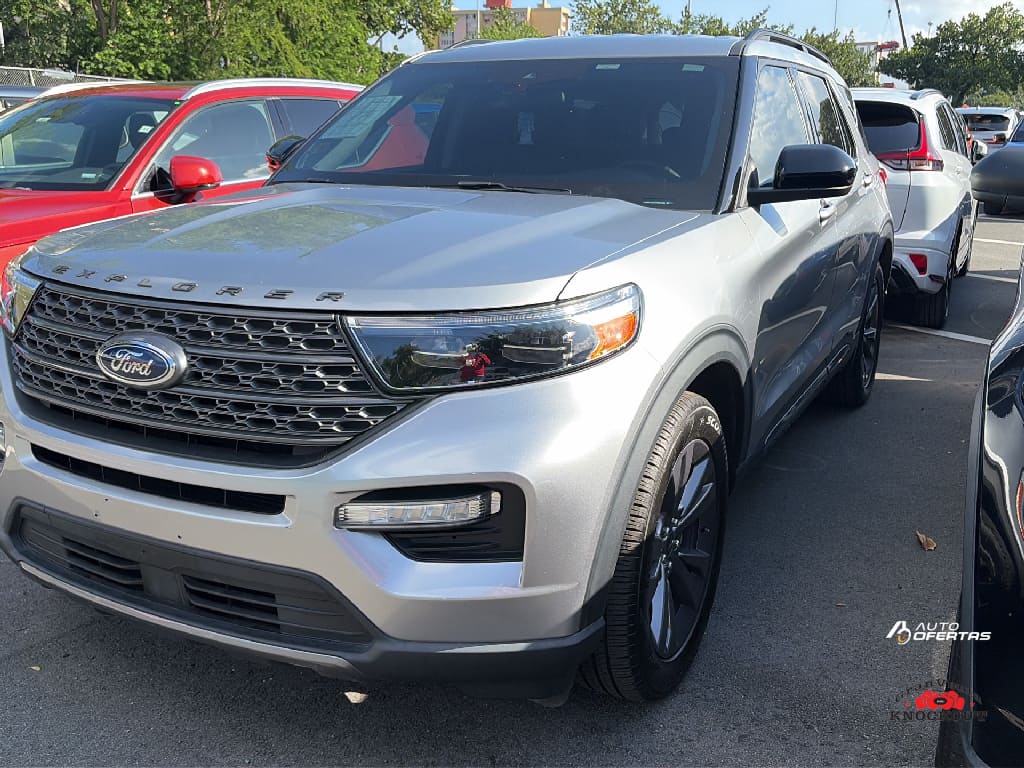 2023 Ford Explorer XLT's photo