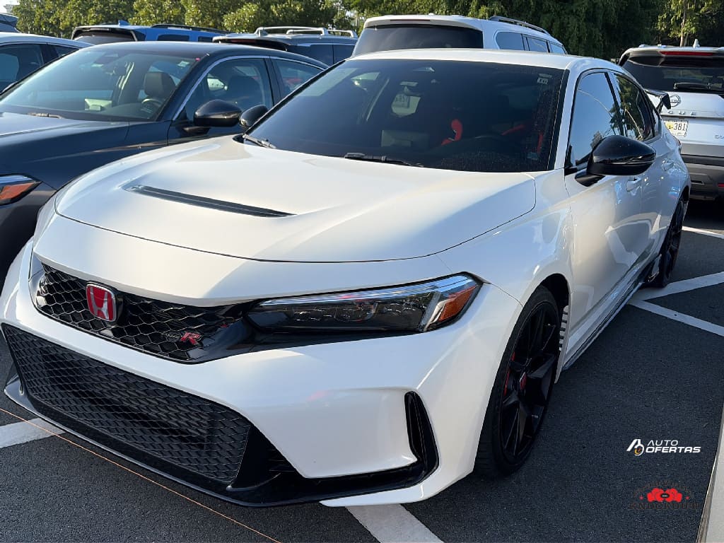 2023 Honda Civic Hatchback Type-R's photo