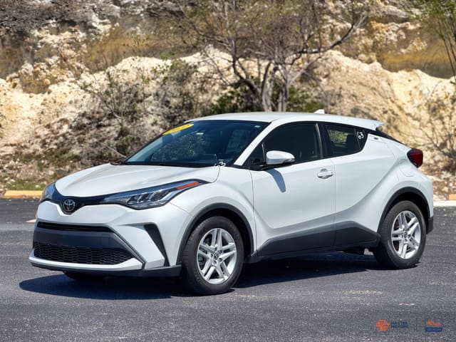 2022 Toyota C-HR XLE