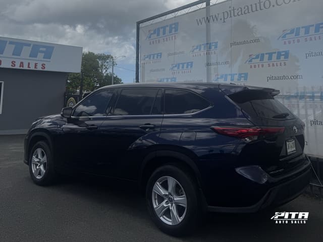 2022 Toyota Highlander LE