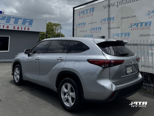 2022 Toyota Highlander LE