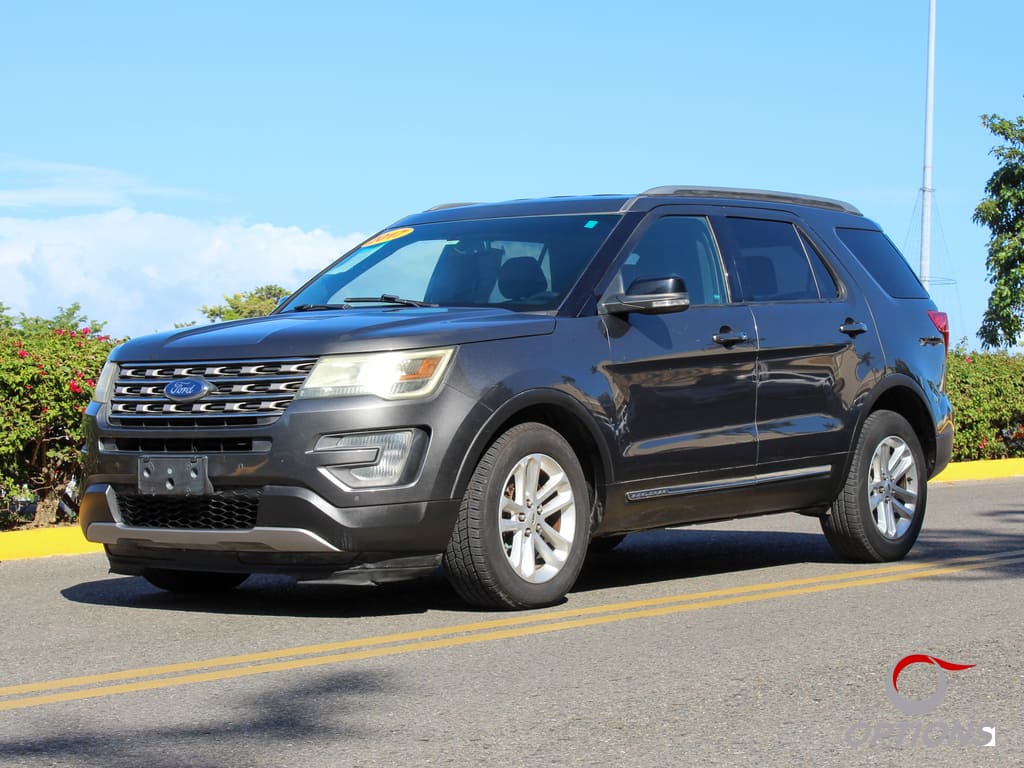 2017 Ford Explorer XLT's photo