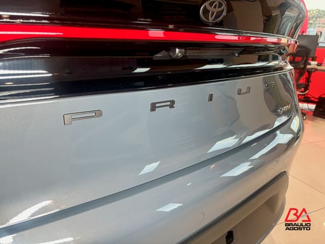 Toyota Prius Plug-In Hybrid SE 2026