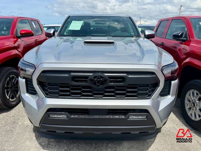 Toyota Tacoma 2WD SR5 2026