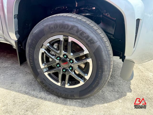 Toyota Tacoma 2WD SR5 2026