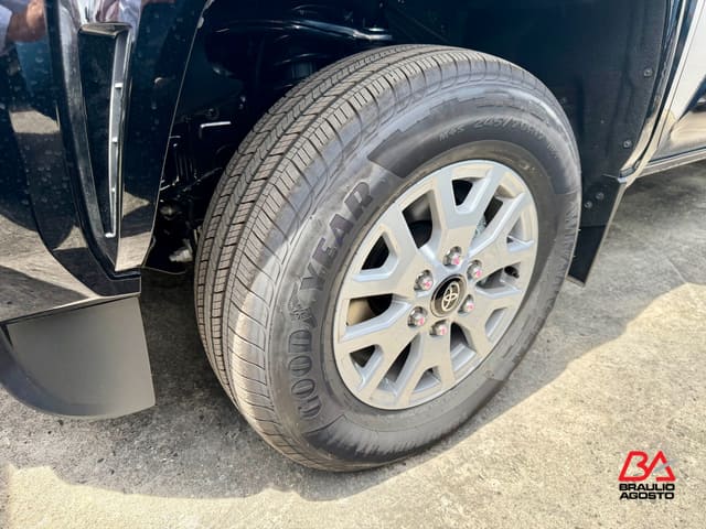 Toyota Tacoma 2WD SR5 2026