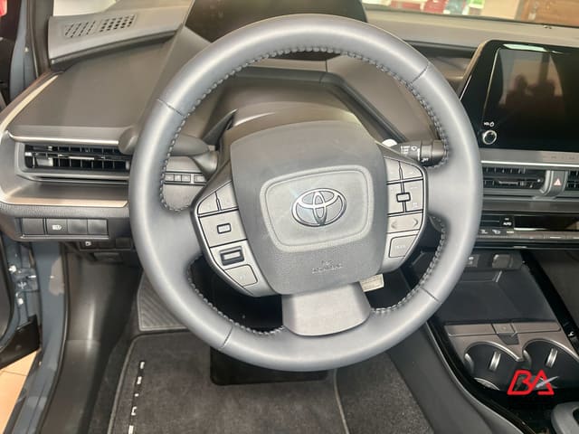 Toyota Prius Plug-In Hybrid SE 2026