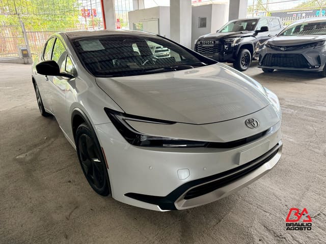 Toyota Prius Plug-In Hybrid SE 2026