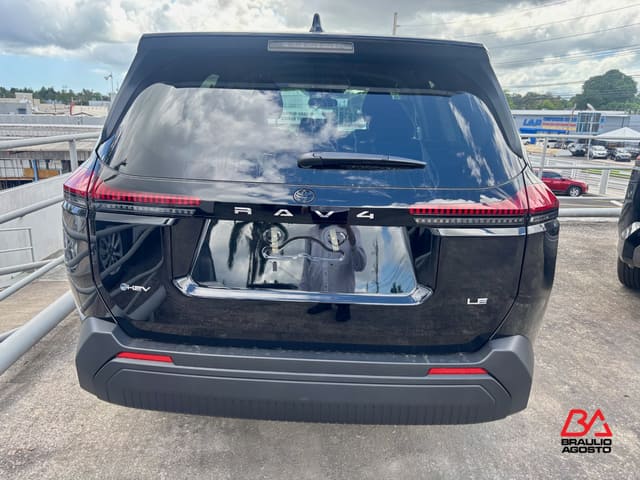 Toyota RAV4 LE 2026