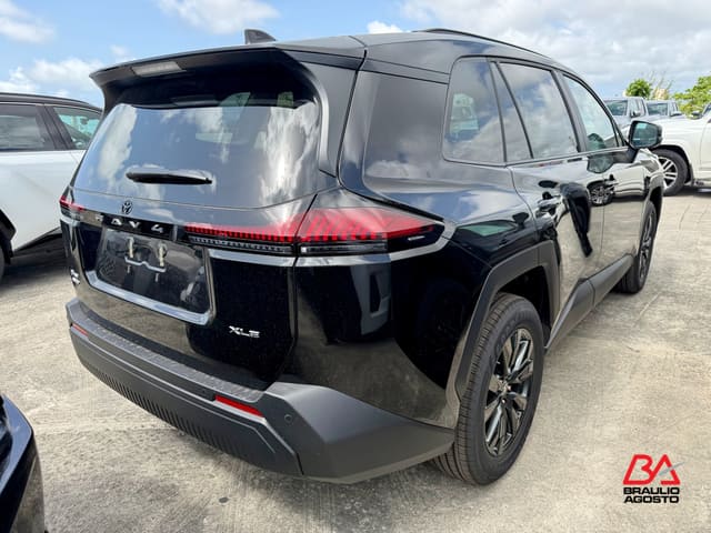 Toyota RAV4 XLE Premium 2026